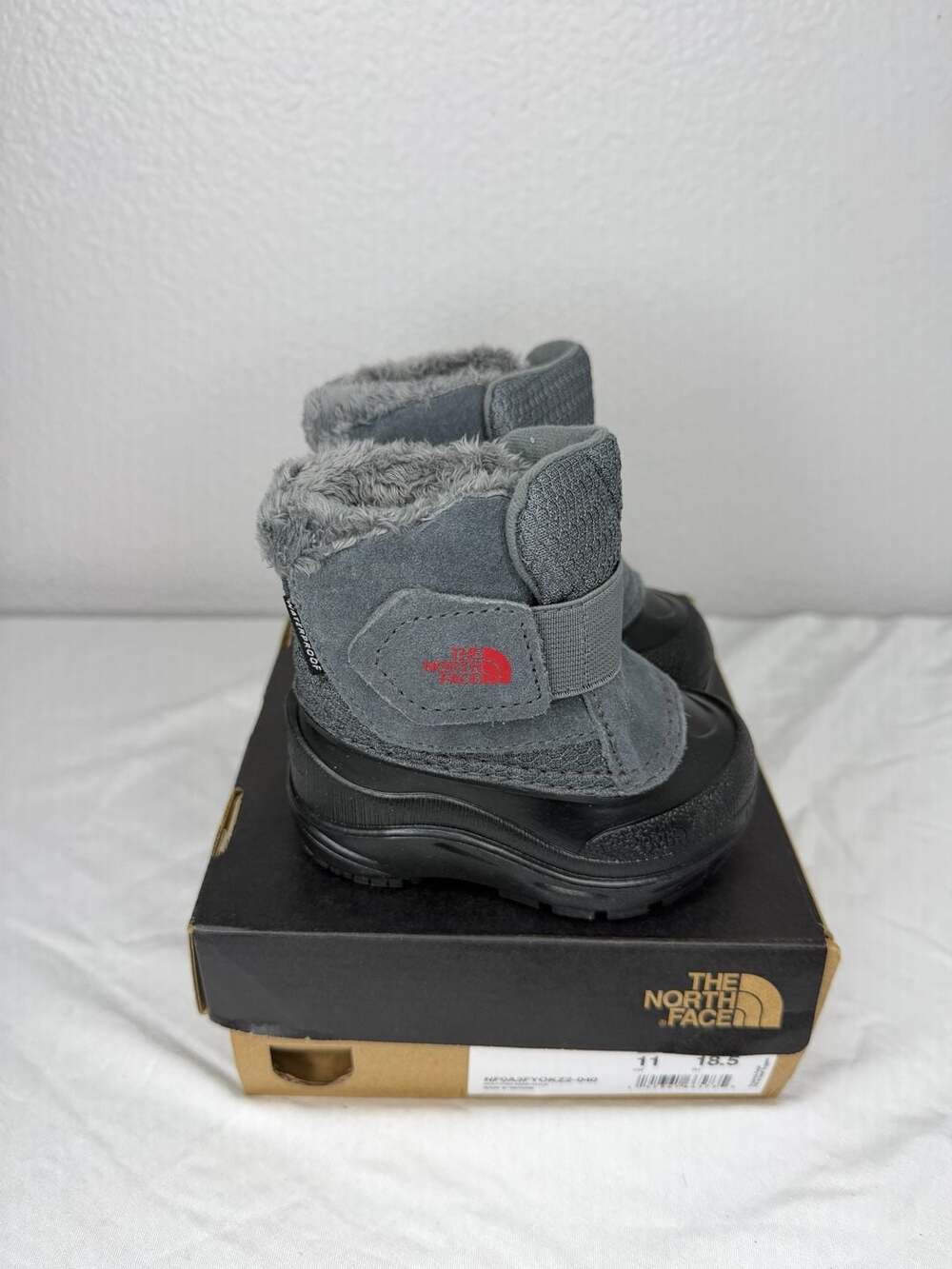 The North Face Toddler Alpenglow II Boots Size 4 TNF Black Zinc Grey